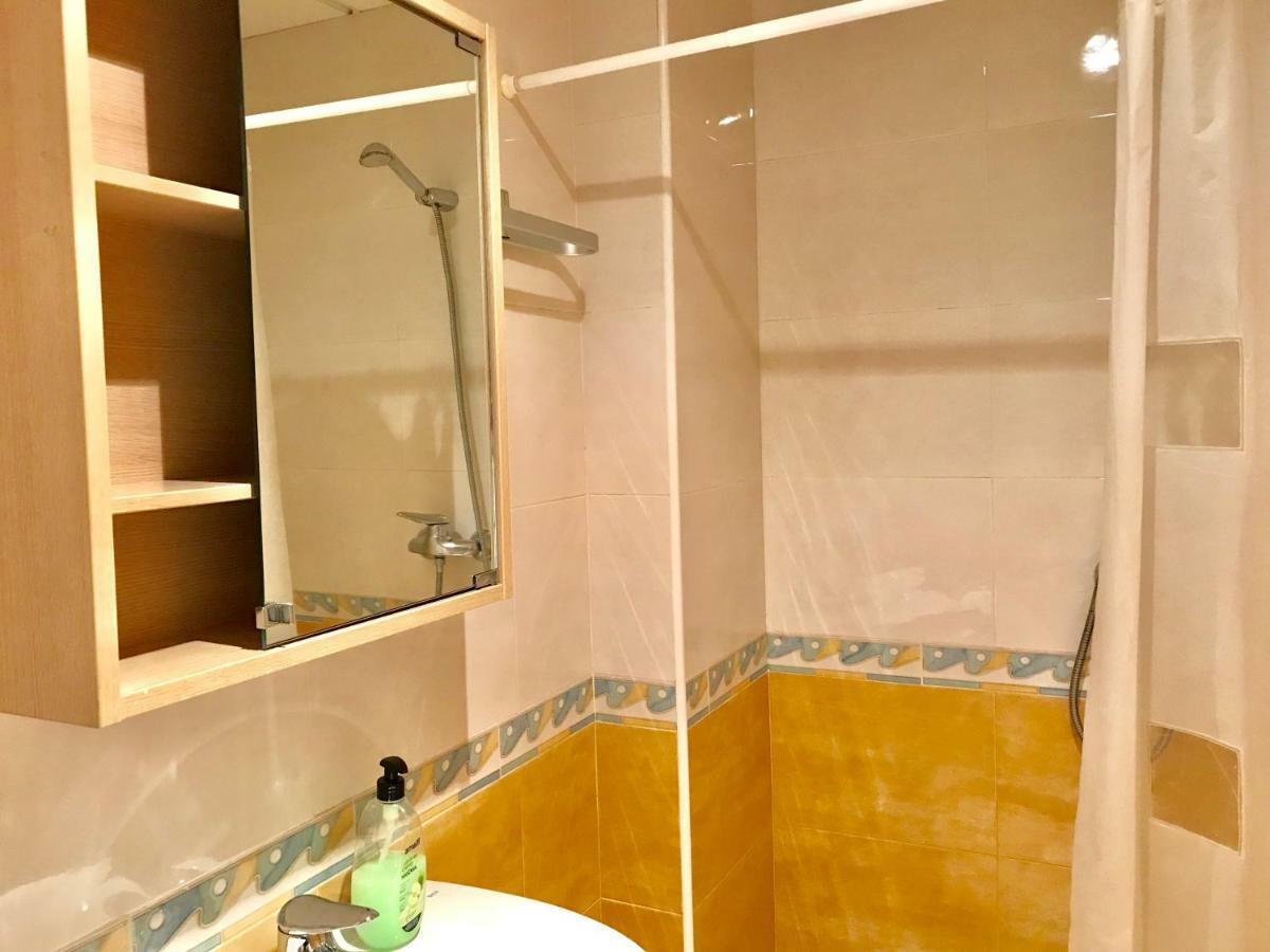 Apartamentos En Deltebre Luaran gambar