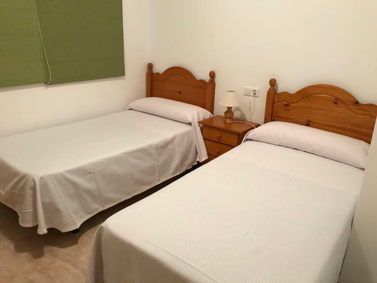 Apartamentos En Deltebre Luaran gambar