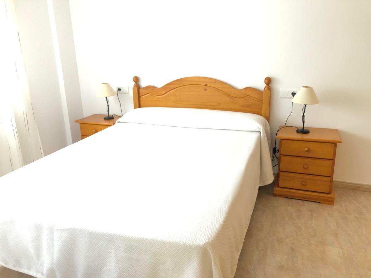 Apartamentos En Deltebre Luaran gambar