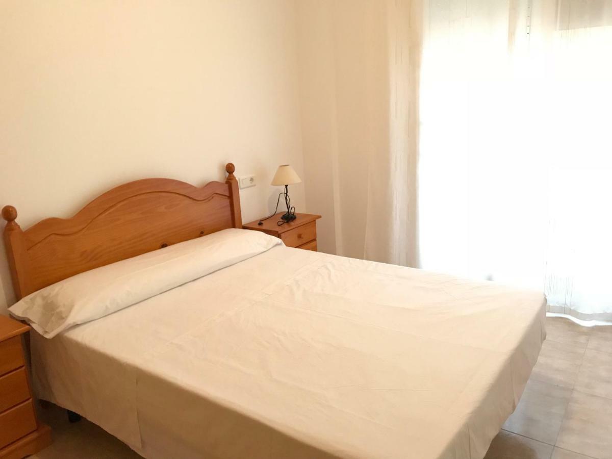 Apartamentos En Deltebre Luaran gambar